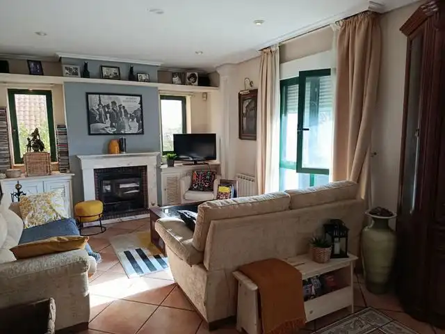 Sala de estar de Casa o chalet en venta en Teo con Calefacción, Jardín privado y Parquet