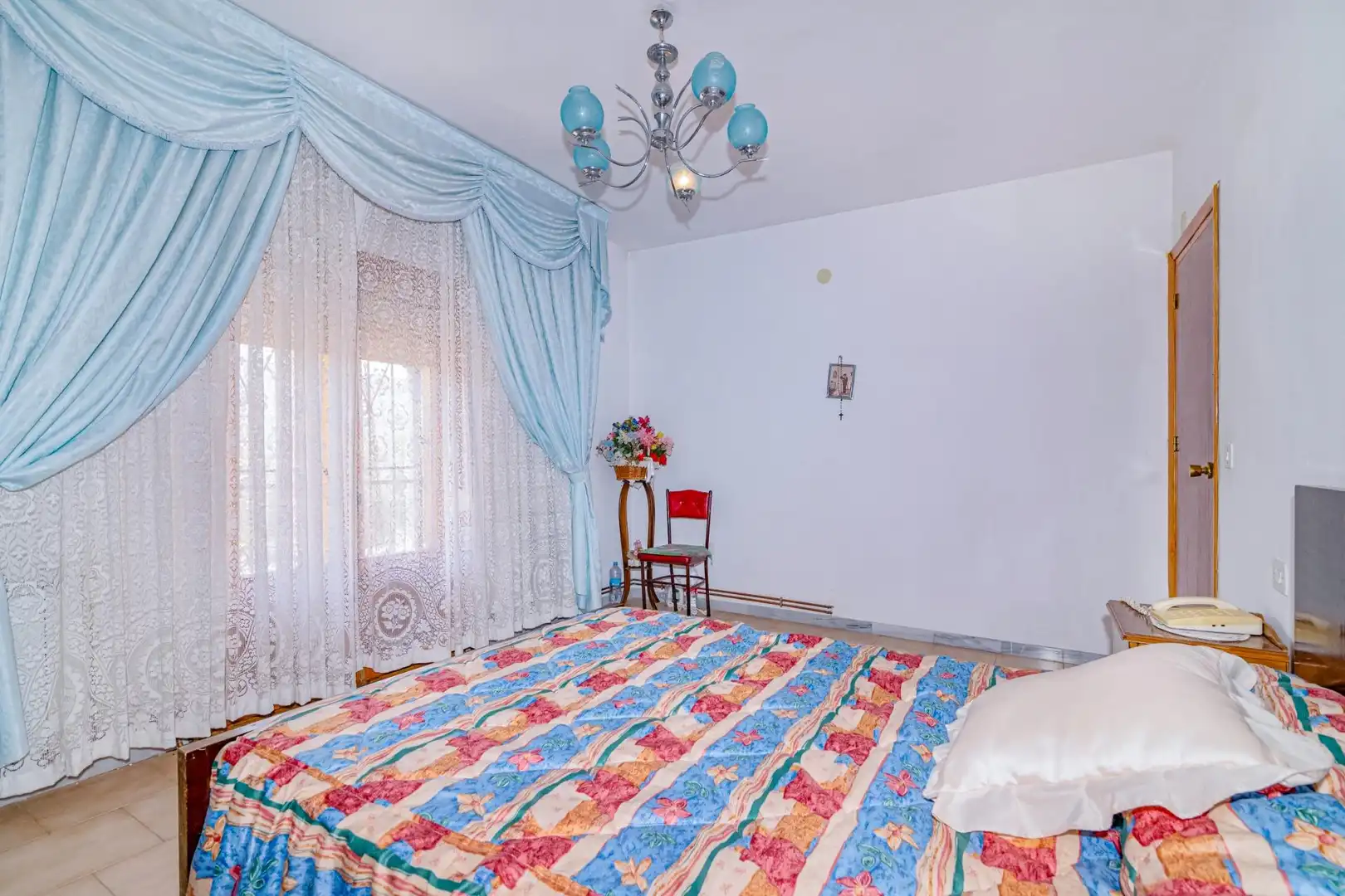 Habitación de Casa o chalet en venta en Baza con Aire acondicionado, Calefacción y Jardín privado