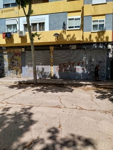 Local comercial en Venta en Calle de Emilio Castelar en La Granja