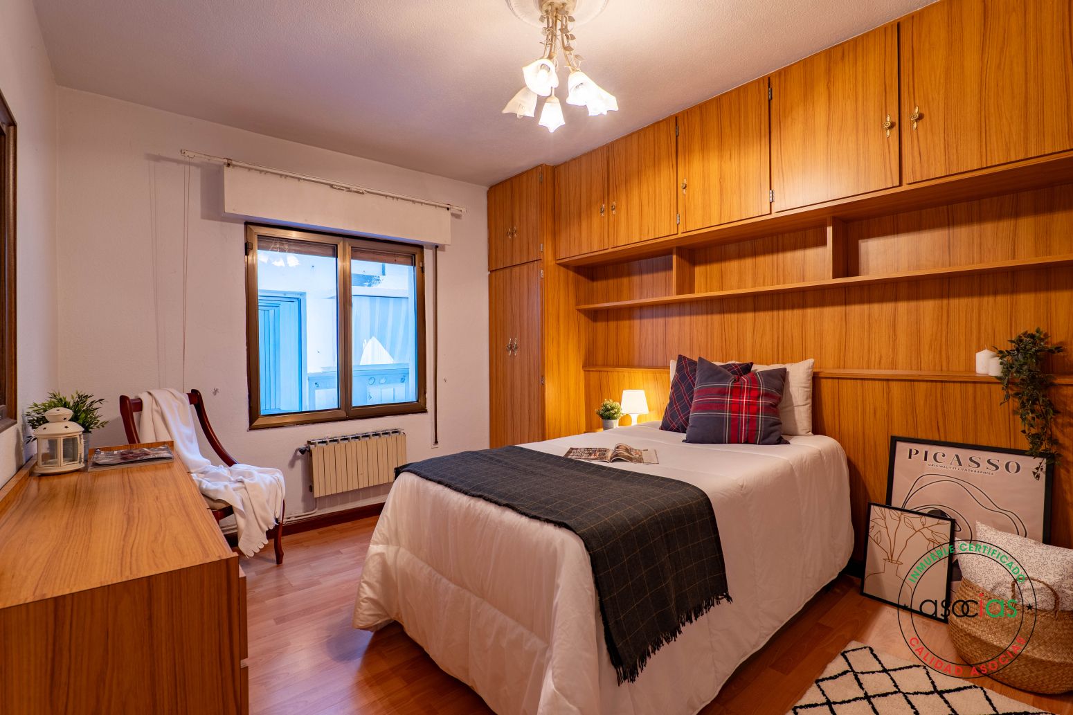 Dormitori de Pis en venda en Gijón  amb Calefacció