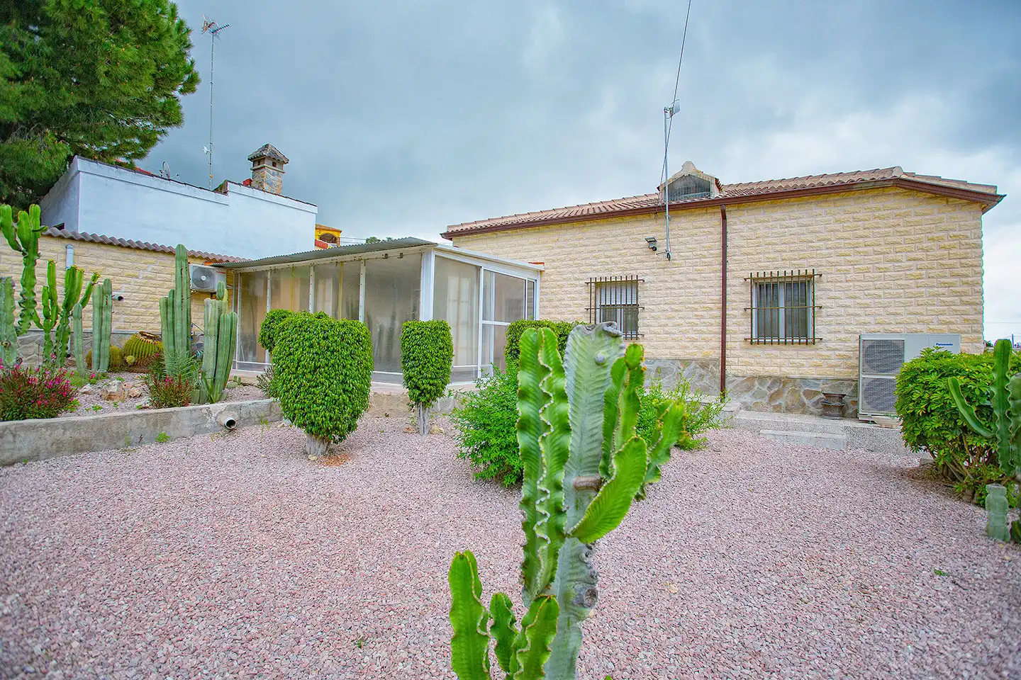 Vista exterior de Finca rústica en venta en Aspe con Aire acondicionado, Calefacción y Jardín privado