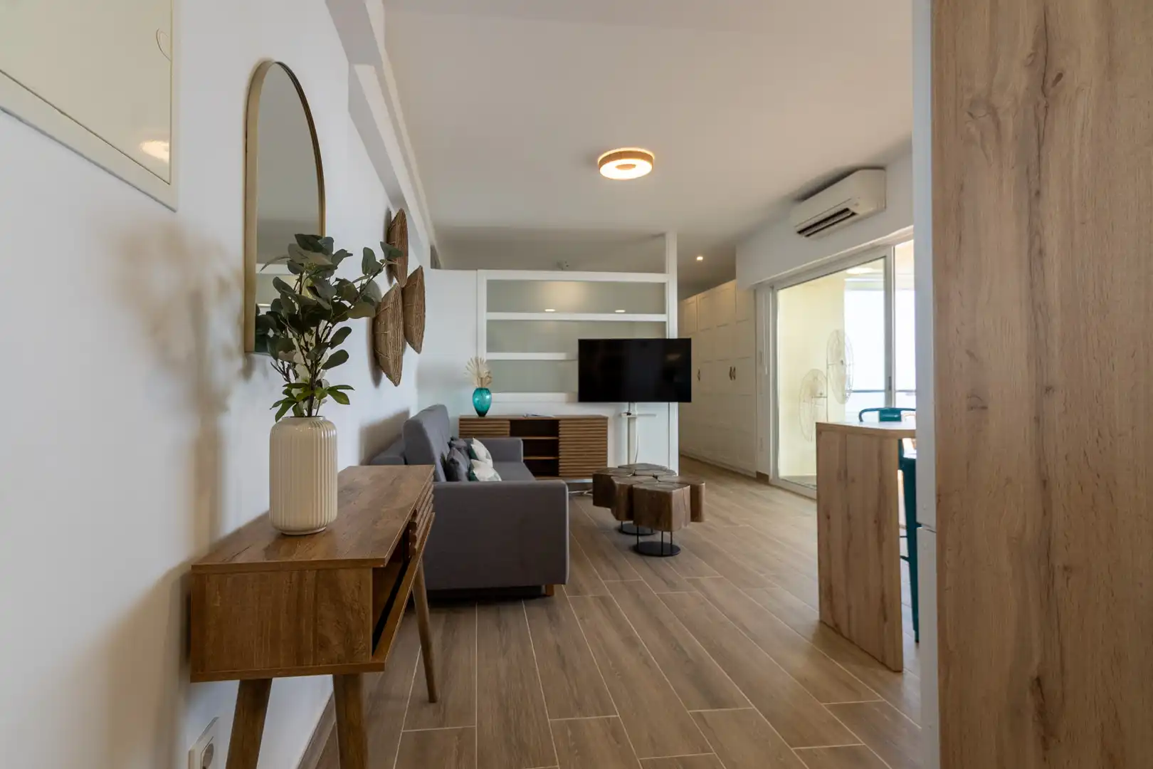 Sala de estar de Apartamento de alquiler en Marbella con Aire acondicionado, Terraza y Amueblado
