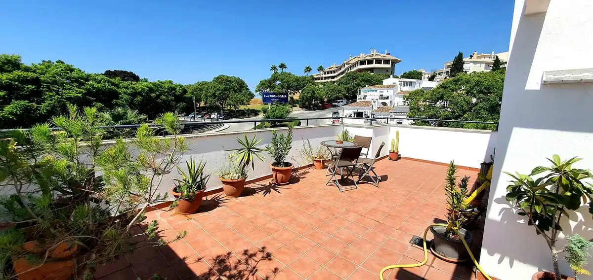 Terraza de Casa adosada en venta en Fuengirola con Jardín privado, Piscina y Amueblado