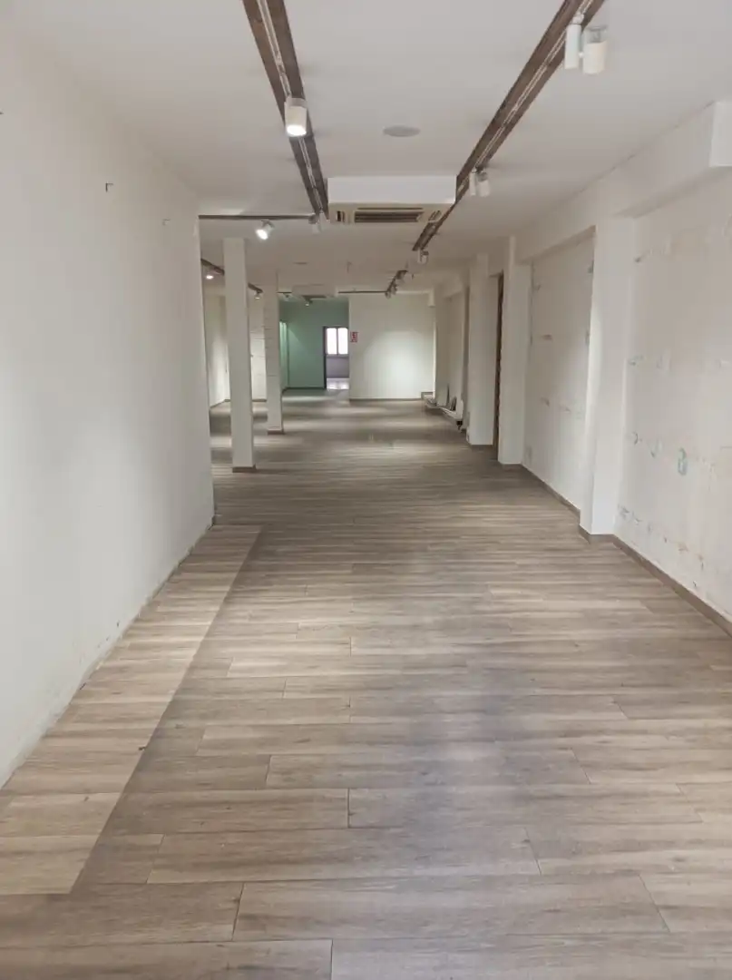 Geschaftsraum zur Miete in Santa Coloma de Gramenet mit Parkett und Alarm