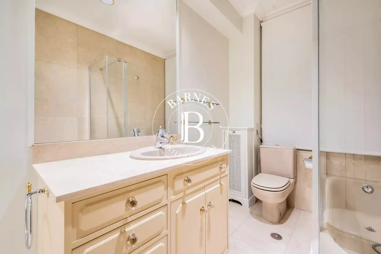 Bathroom of Flat for rent in Madrid  with Air Conditioner, Heating and Storage room