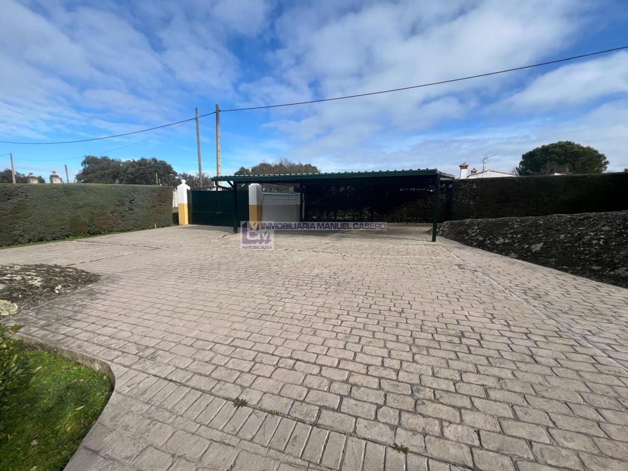 Parking of House or chalet for sale in Cáceres Capital  with Heating, Private garden and Terrace