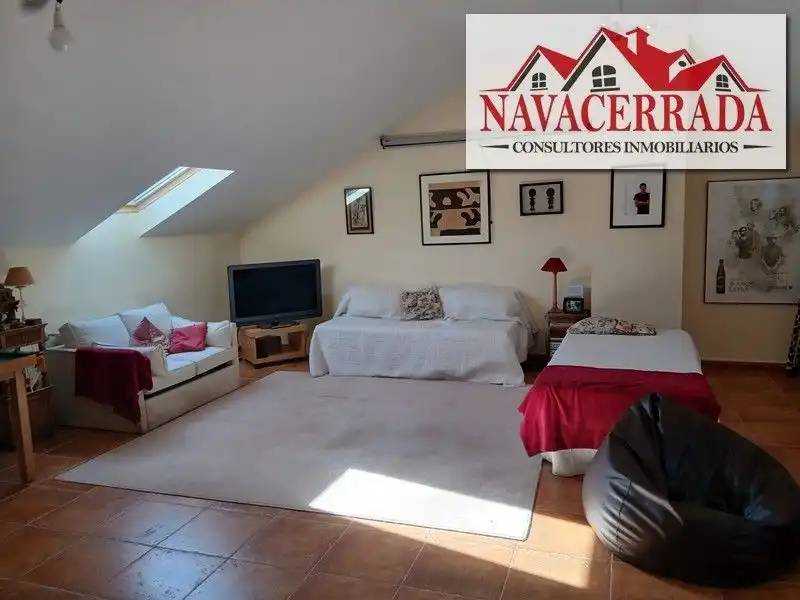 Sala d'estar de Casa o xalet en venda en Navacerrada amb Calefacció, Jardí privat i Piscina comunitària