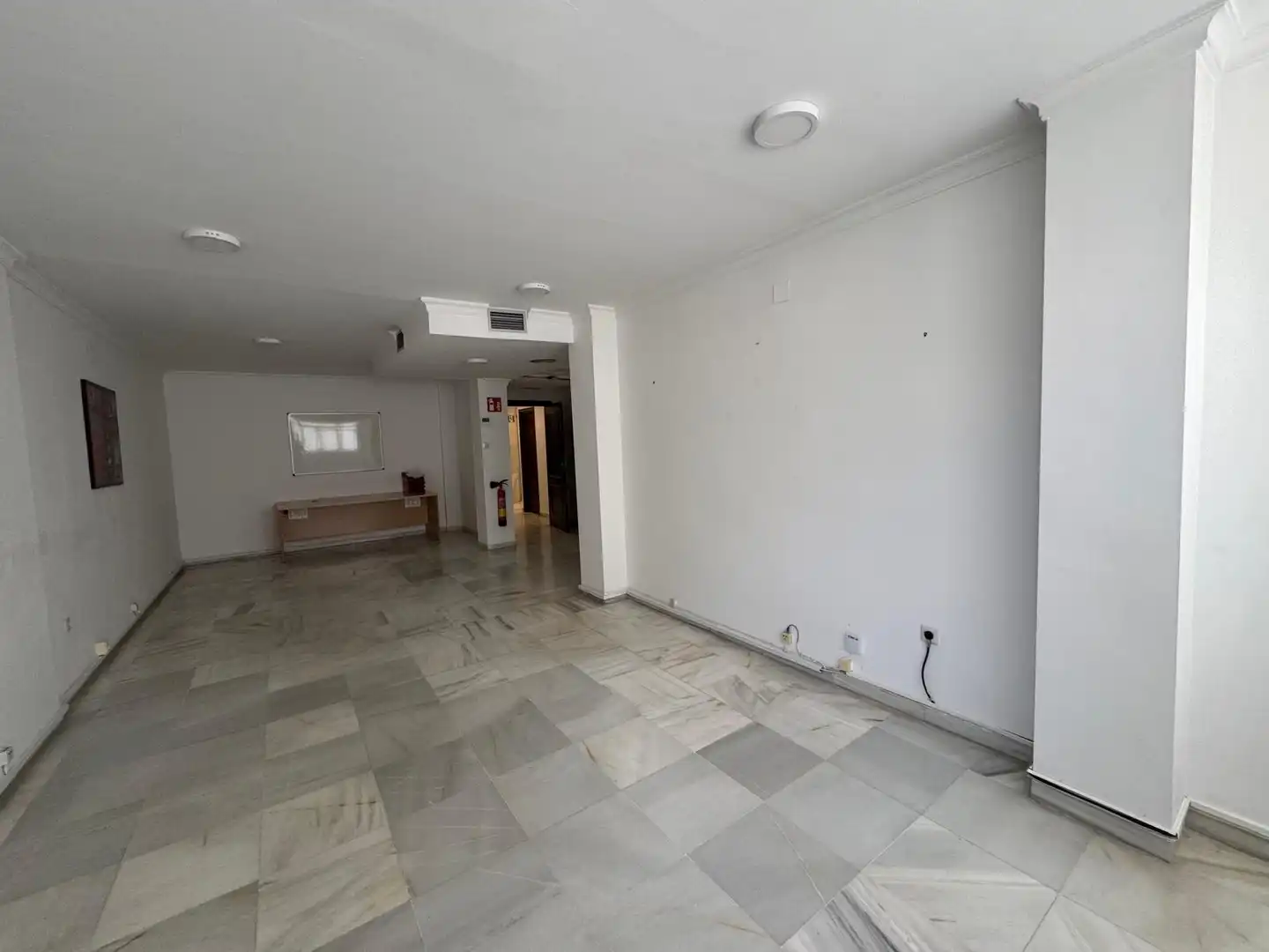 Office for rent in Puerto Deportivo