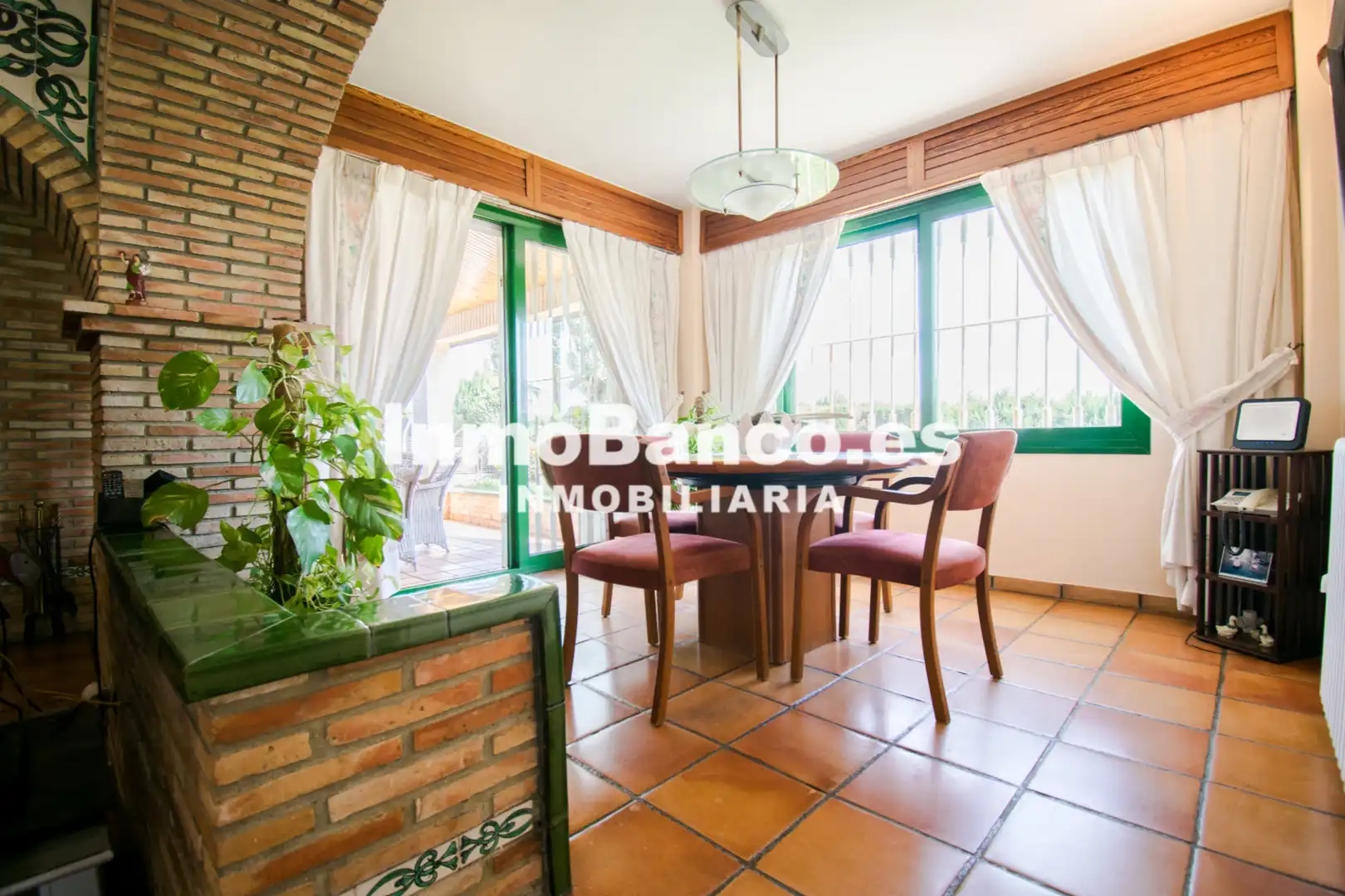 Comedor de Casa o chalet en venta en Chiva con Aire acondicionado, Calefacción y Jardín privado