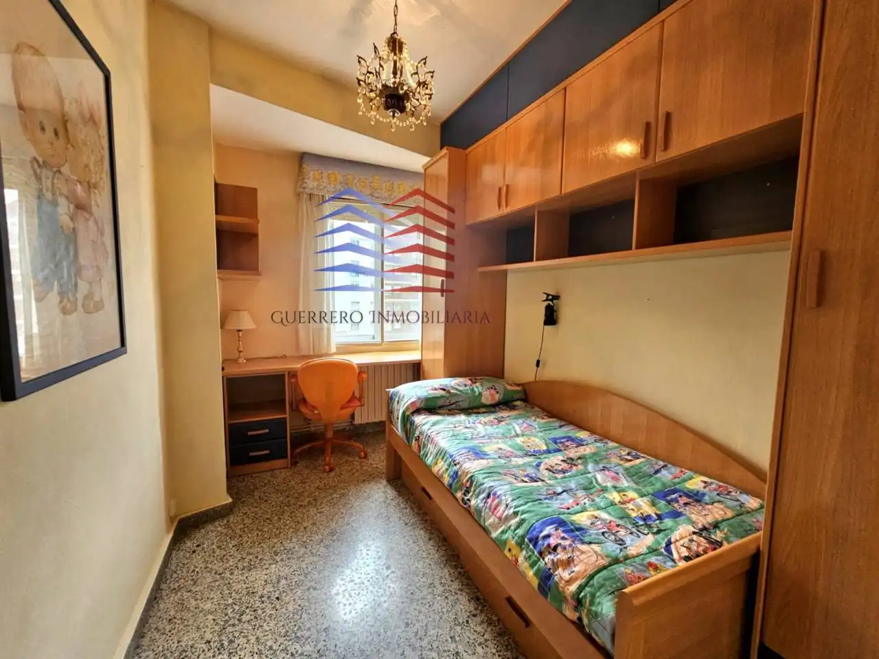 Dormitori de Apartament de lloguer en Ourense Capital  amb Calefacció, Terrassa i Traster
