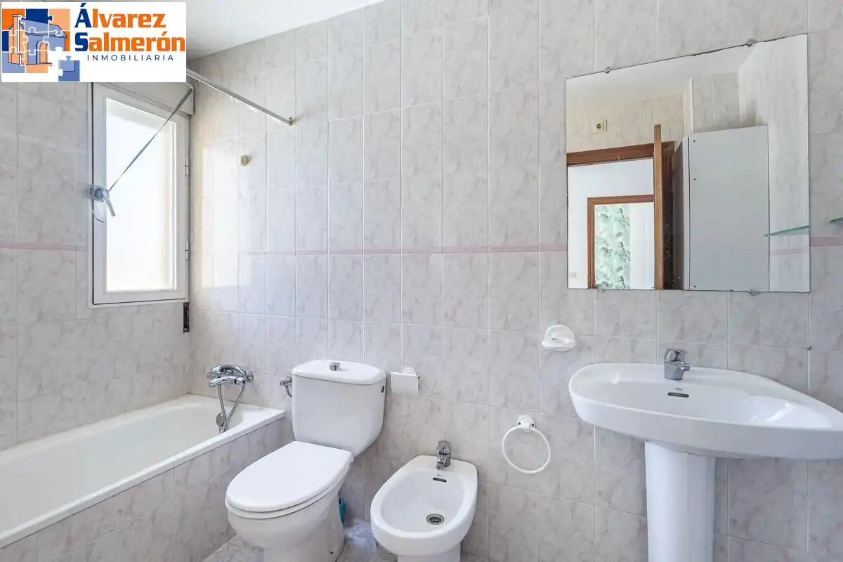 Baño de Casa adosada en venta en Huétor Vega con Terraza