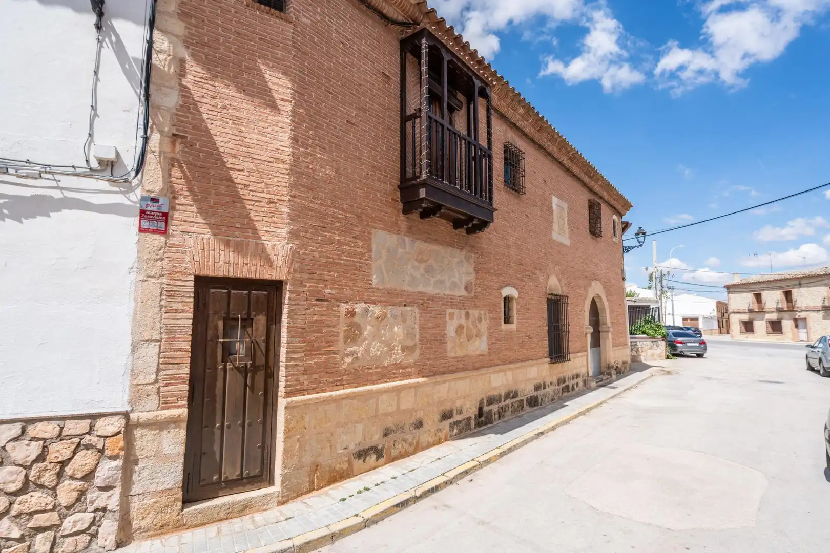 Vista exterior de Casa o xalet en venda en El Toboso amb Aire condicionat, Calefacció i Terrassa