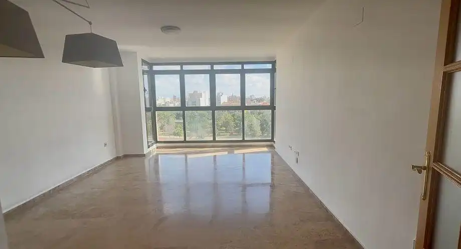Sala de estar de Piso de alquiler en Valencia con Aire acondicionado y Balcón