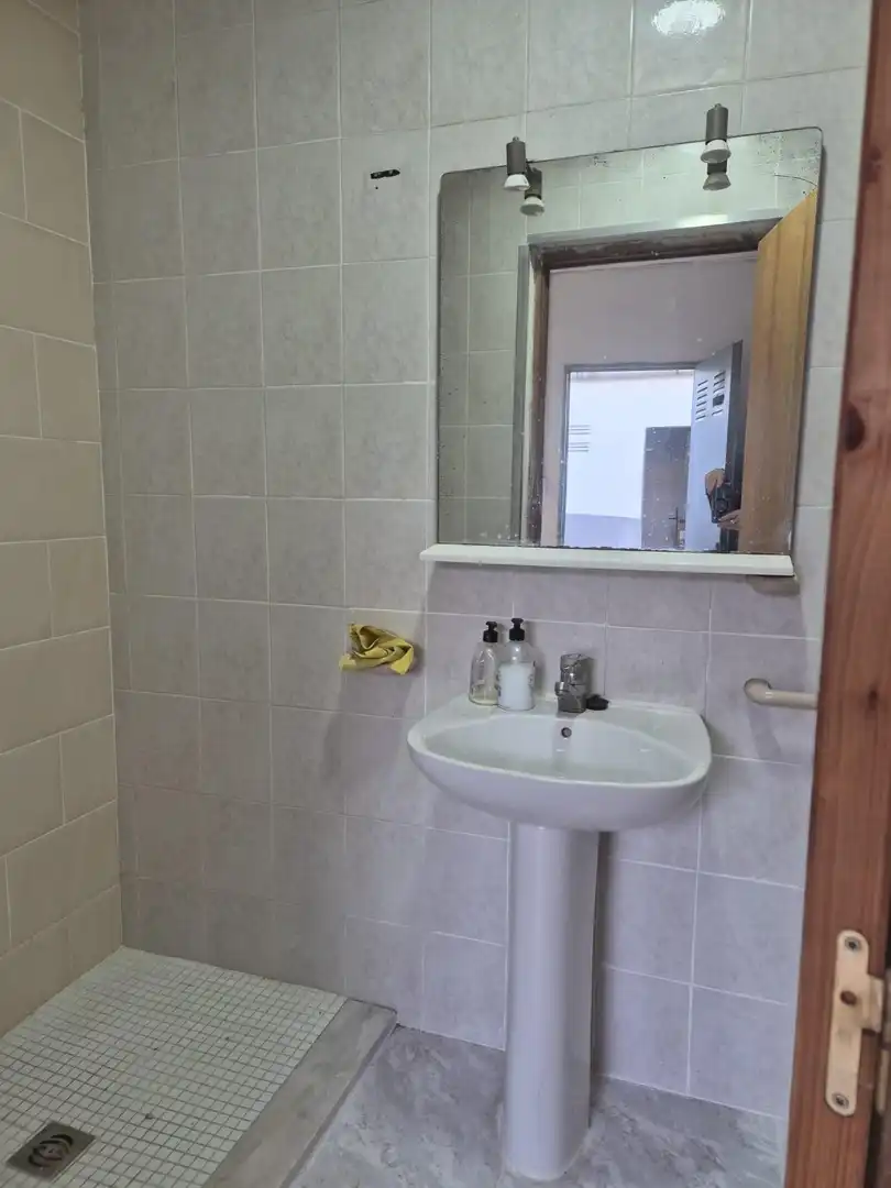 Badezimmer von Fabrikhallen zum Verkauf in Llíria