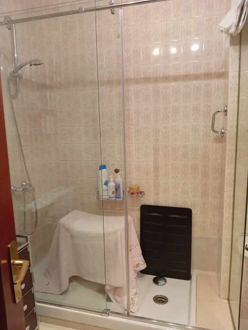 Bathroom of Attic for sale in Oviedo   with Heating, Parquet flooring and Terrace
