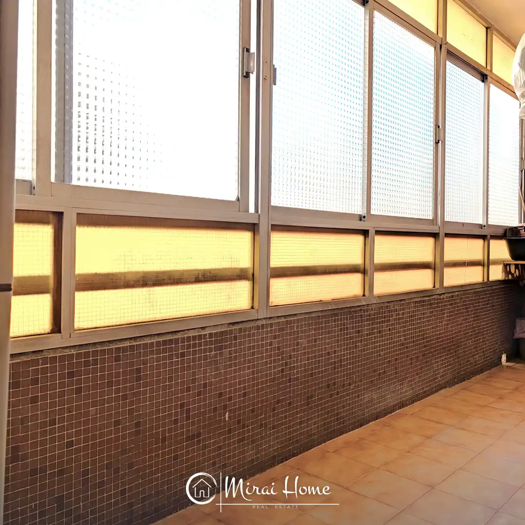 Vista exterior de Piso en venta en Santa Coloma de Gramenet con Aire acondicionado, Calefacción y Terraza