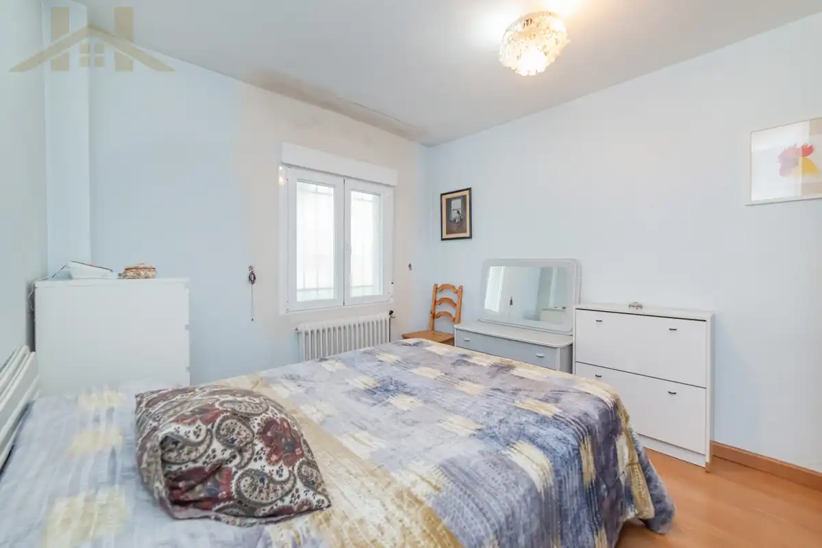 Bedroom of Flat for sale in Fuenlabrada  with Air Conditioner, Heating and Furnished