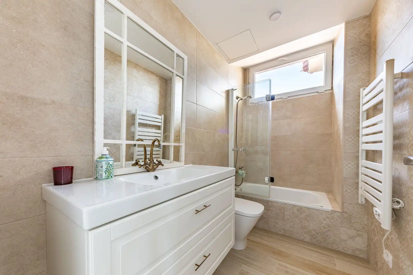 Bathroom of Houses for sale in Torrelavit