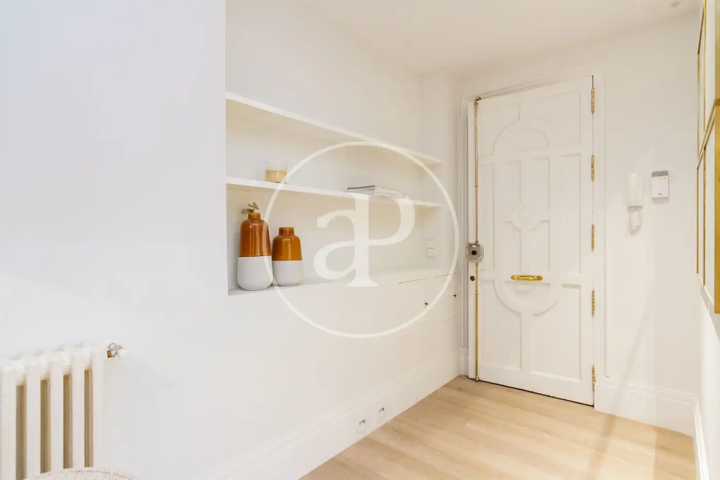 Wohnung zum Verkauf in Madrid mit Klimaanlage, Heizung und Balkon