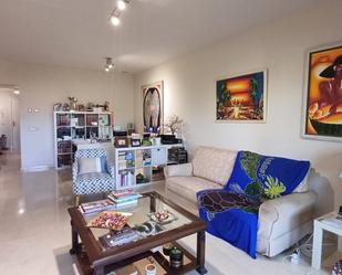 Sala d'estar de Apartament en venda en Marbella amb Aire condicionat, Terrassa i Traster