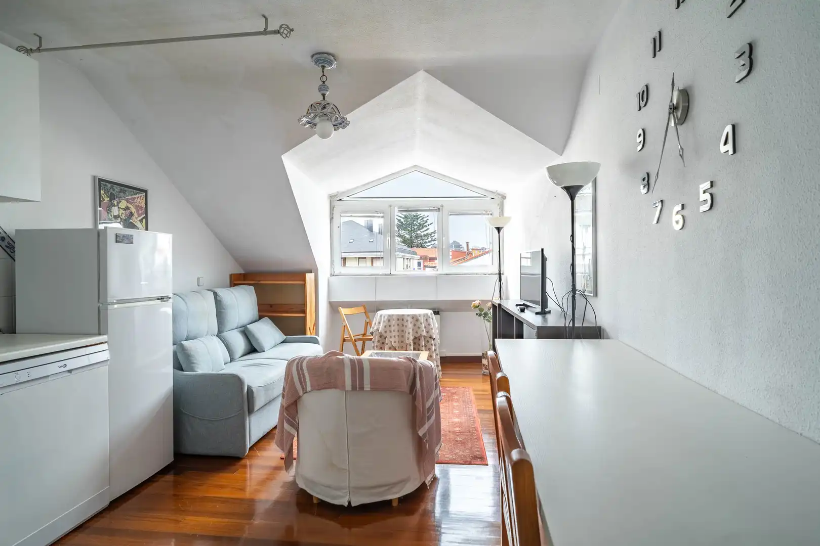 Wohnzimmer von Wohnung zur Miete in Santander mit Heizung, Parkett und Möbliert