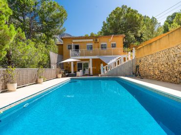 Detached house with pool for sale in Altea la Vella