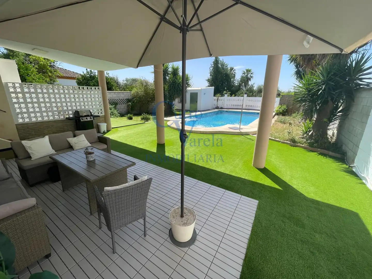 Terrace of Country homes for sale in Dos Hermanas  with Air Conditioner, Heating and Private garden