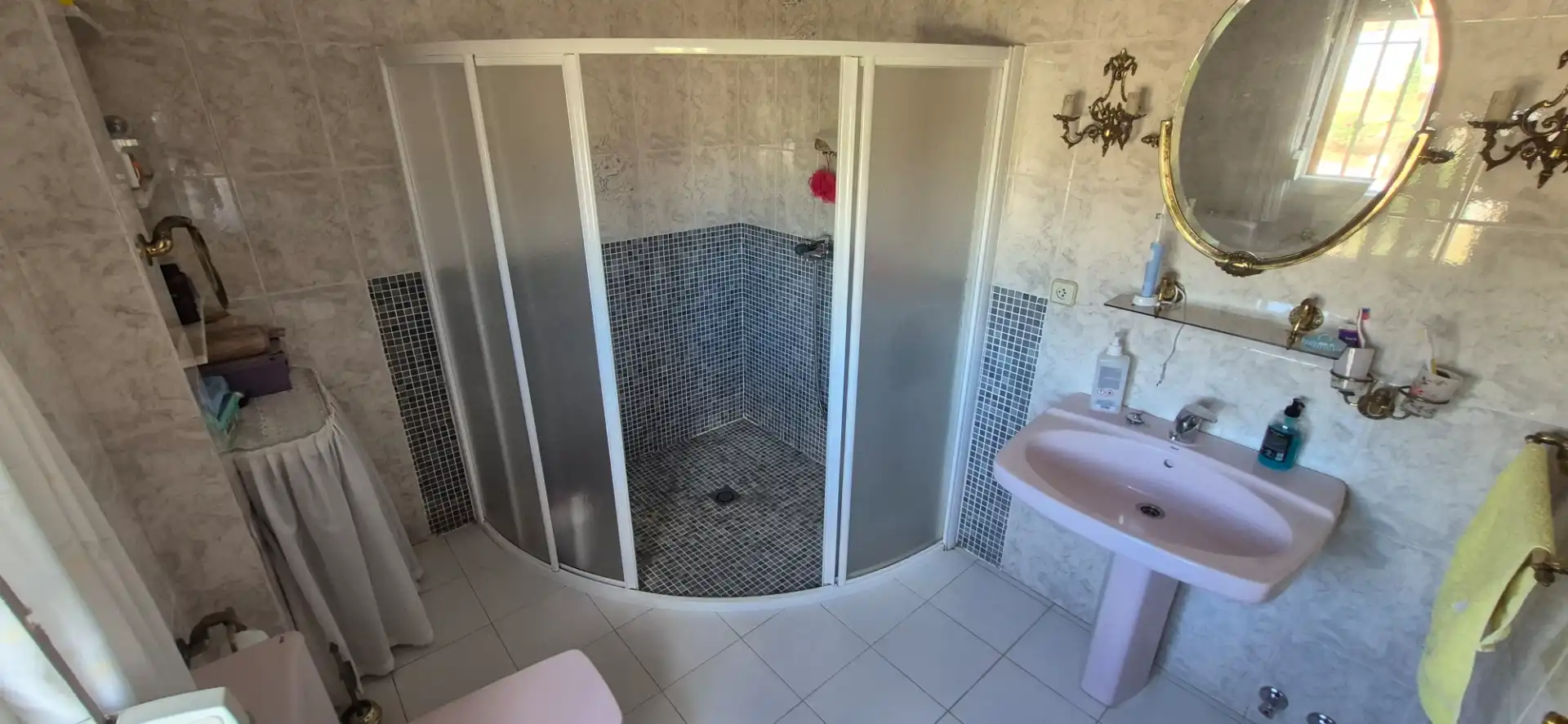 Baño de Casa o chalet en venta en Carmona con Aire acondicionado, Calefacción y Jardín privado