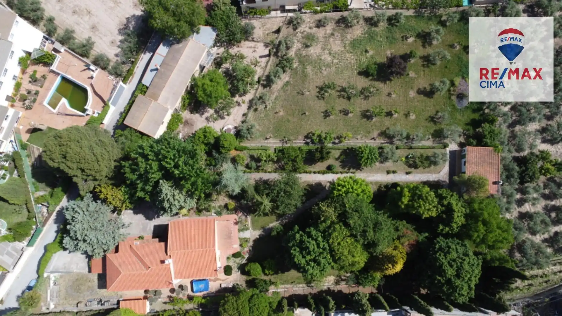 Casa o xalet en venda en Baza amb Aire condicionat, Calefacció i Jardí privat