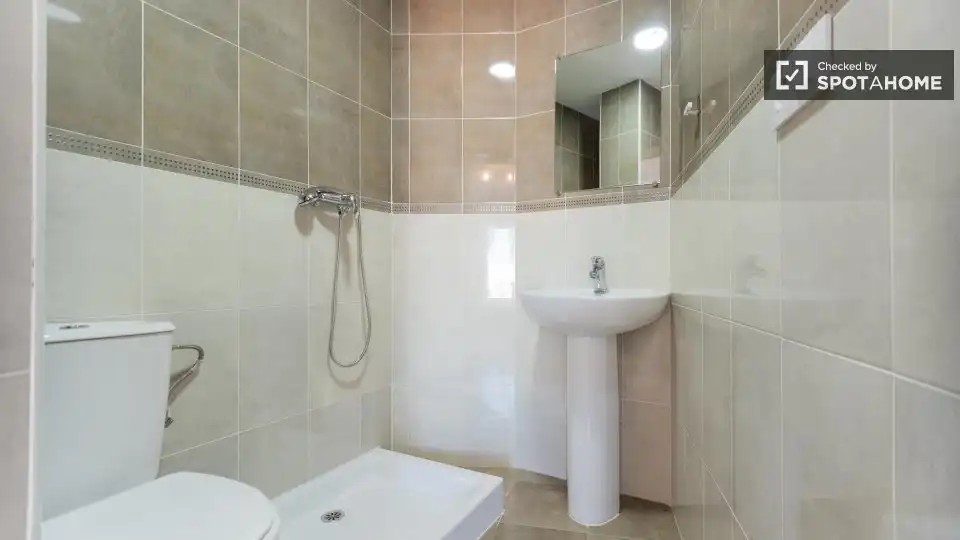 Badezimmer von Wohnung zur Miete in Godella mit Klimaanlage, Heizung und Möbliert