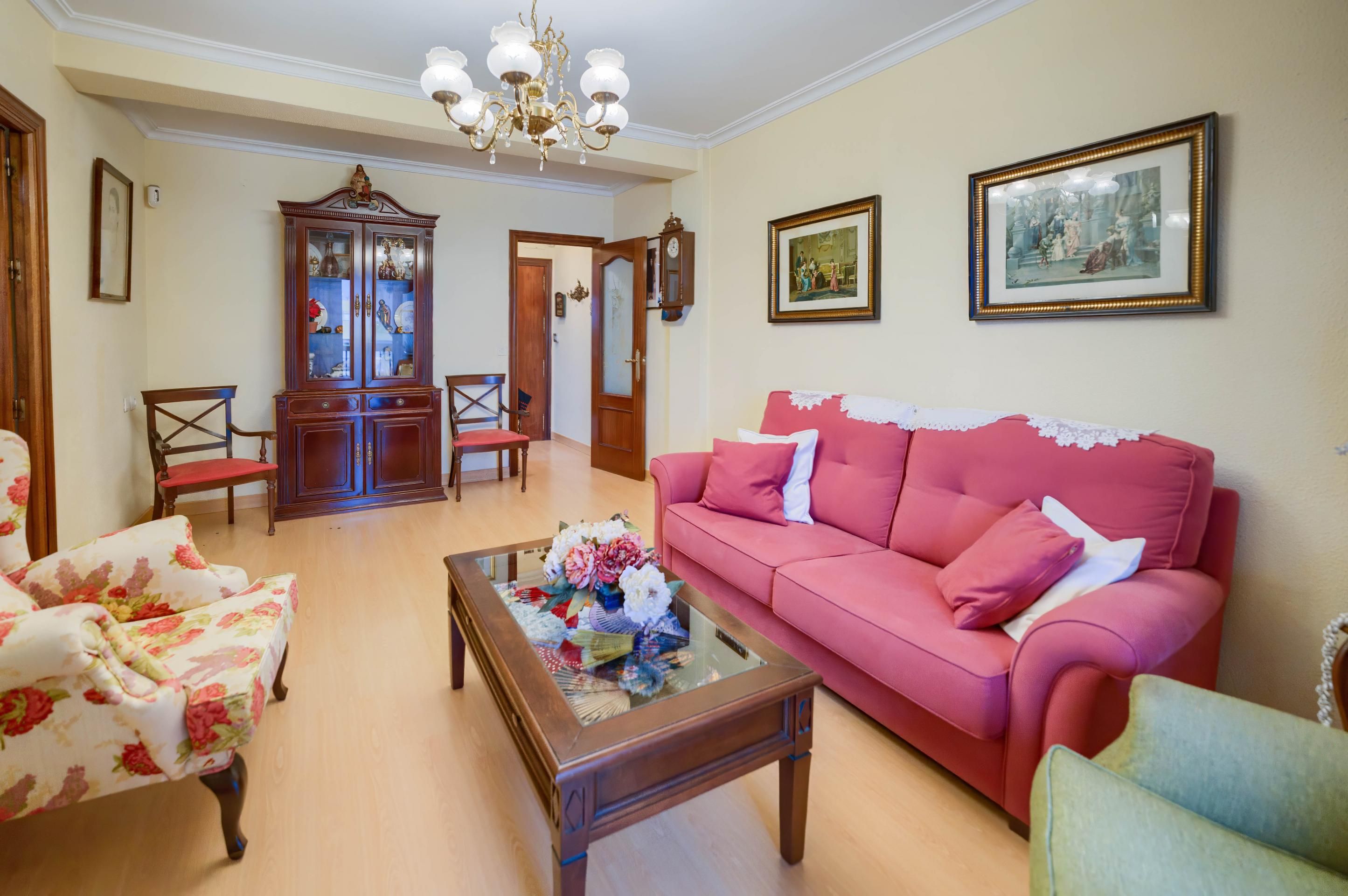 Living room of Apartment for sale in  Sevilla Capital