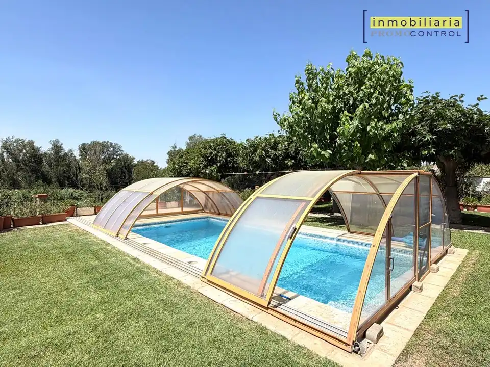 Piscina de Casa o xalet en venda en Zuera amb Aire condicionat, Calefacció i Jardí privat