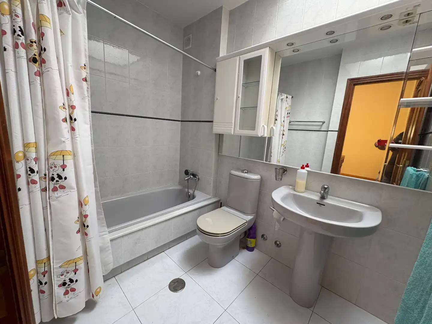Baño de Casa adosada en venta en Culleredo con Calefacción, Jardín privado y Parquet
