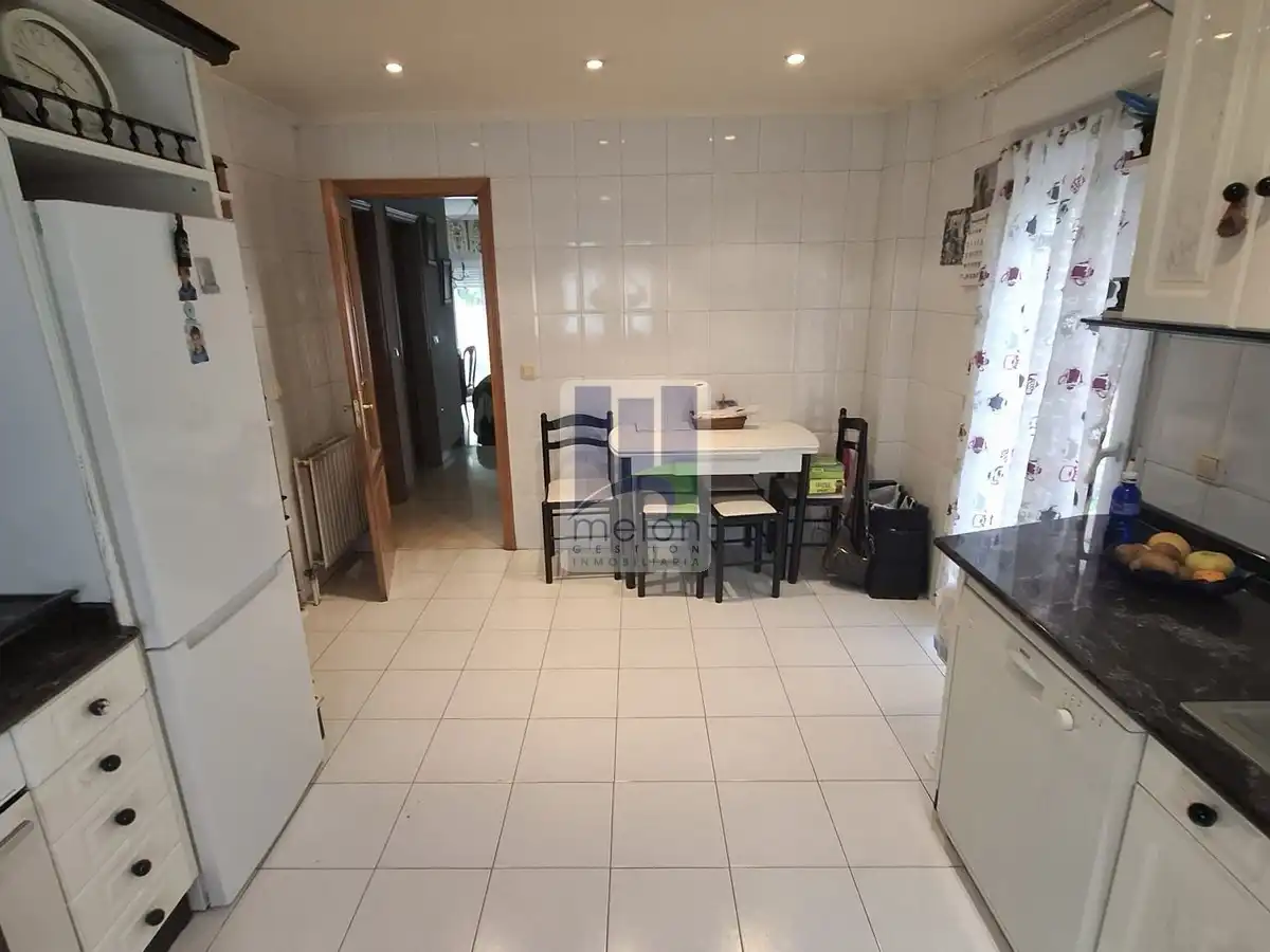 Cocina de Casa o chalet en venta en Alfoz de Quintanadueñas con Trastero