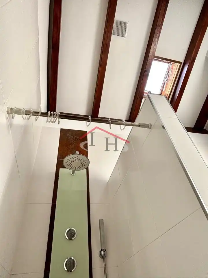 Baño de Casa adosada en venta en Sariegos con Calefacción, Jardín privado y Terraza