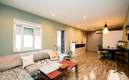 Living room of Flat for sale in Sant Boi de Llobregat  with Air Conditioner, Heating and Parquet flooring