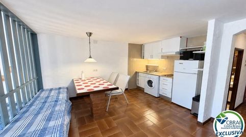 Amplio estudio con terraza y licencia turística a 80 metros de la playa de Santa Margarita  Roses, imatge 3