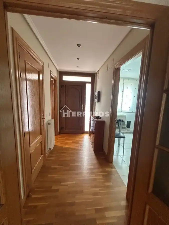 Casa adosada en venta en  Logroño con Aire acondicionado, Calefacción y Jardín privado