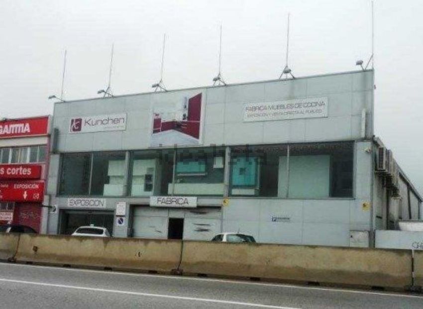 Exterior view of Industrial buildings for sale in Parla  with Heating