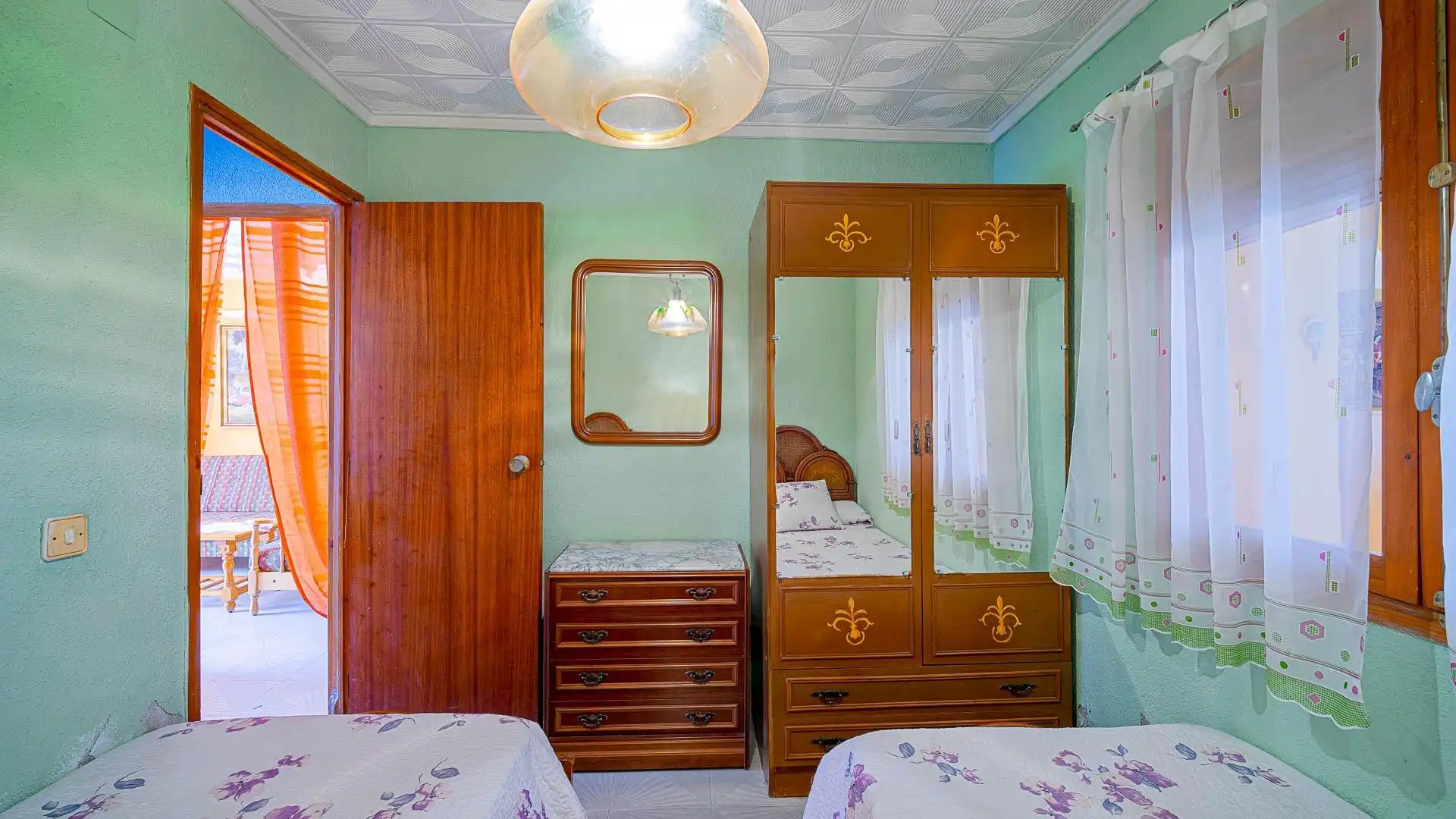 Dormitori de Casa o xalet en venda en Torrevieja amb Jardí privat