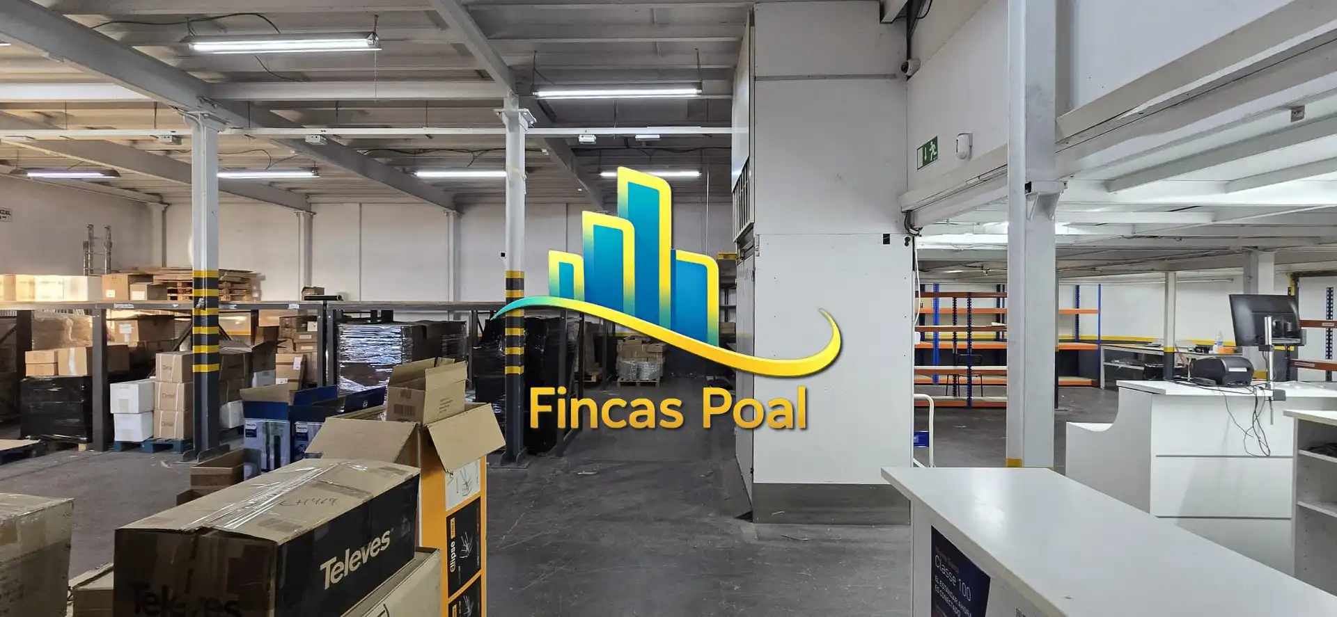 Piscina de Nave industrial en venta en Rubí