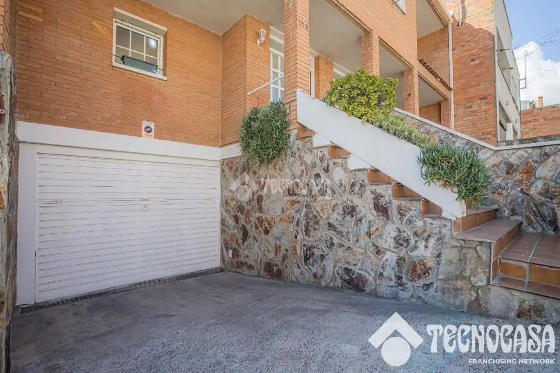 Casa pareada con terraza en venta en Sant Vicenç Dels Horts, imagen 26