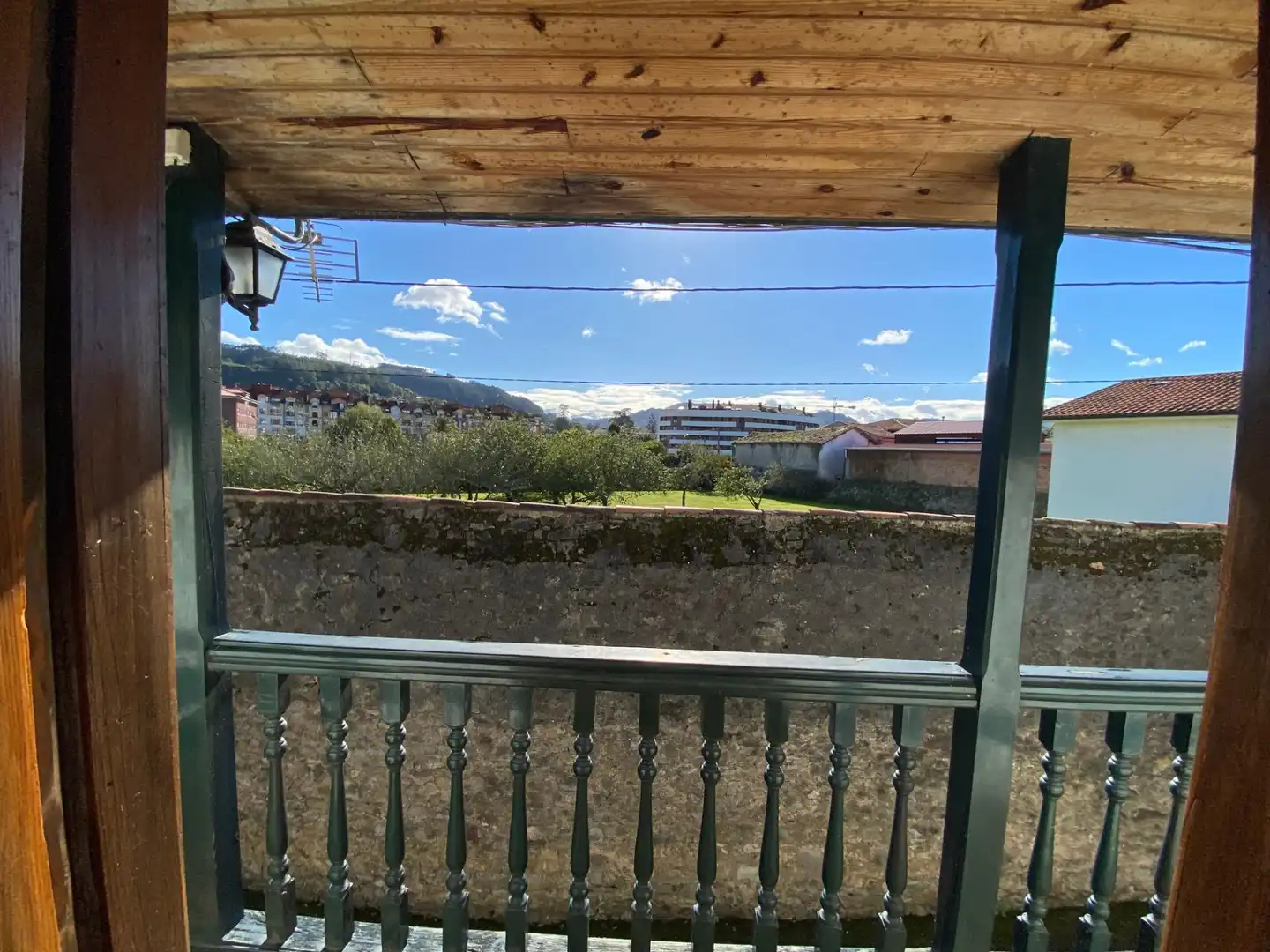 Vista exterior de Casa adosada en venta en Villaviciosa con Trastero y Balcón