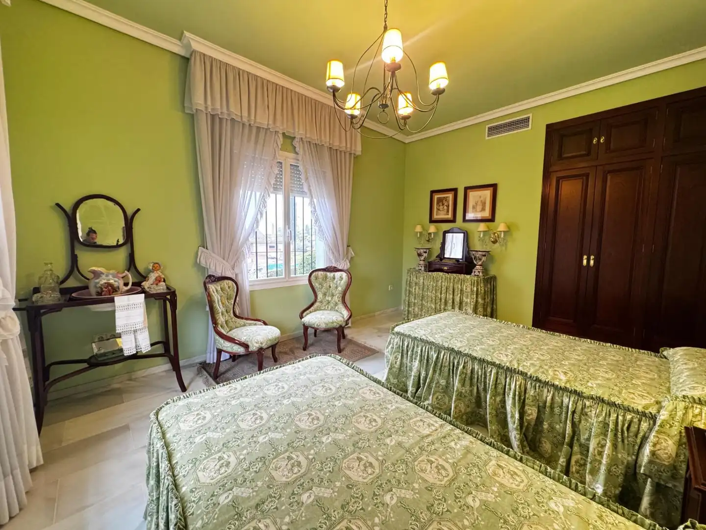 Bedroom of Houses for sale in Córdoba  with Air Conditioner, Private garden and Terrace