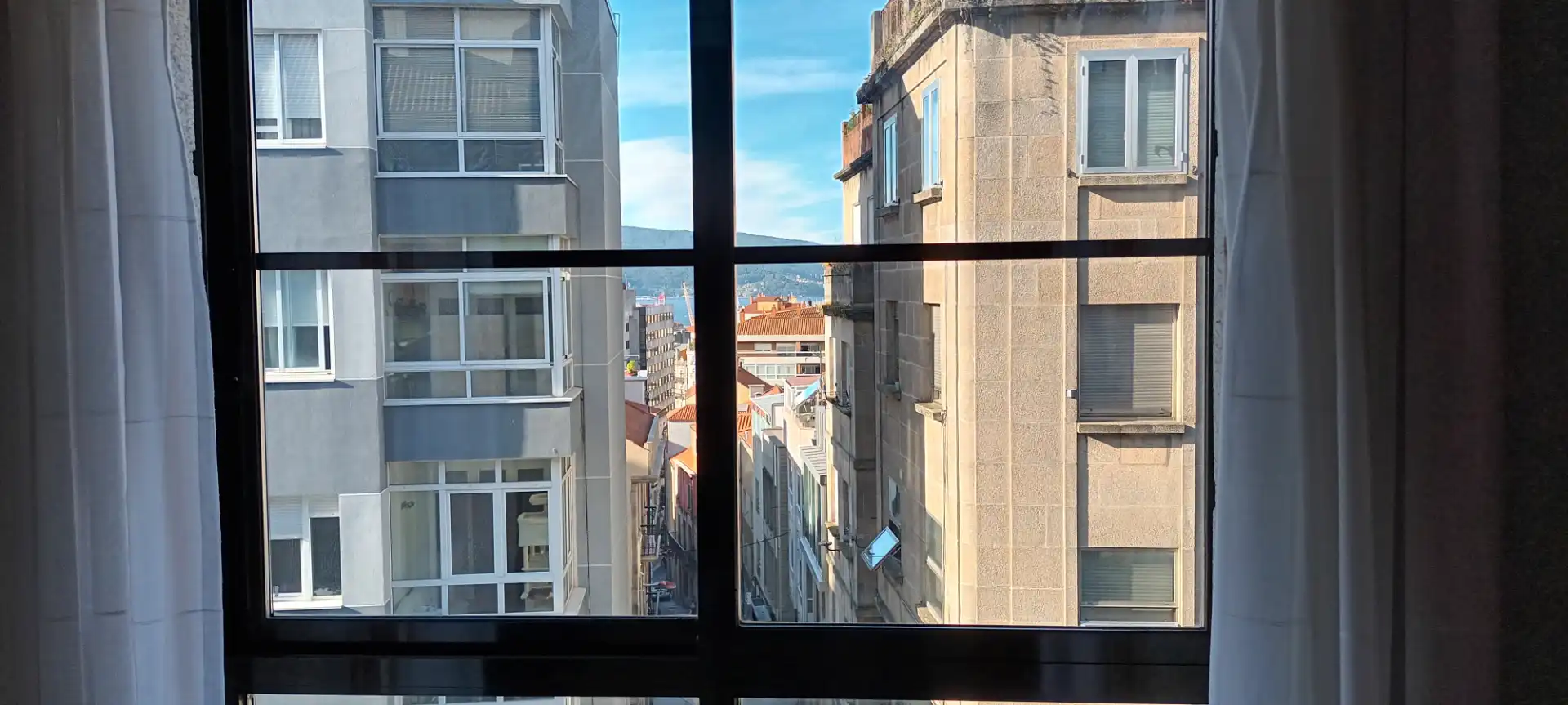 Vista exterior de Piso de alquiler en Vigo  con Calefacción, Amueblado y Internet