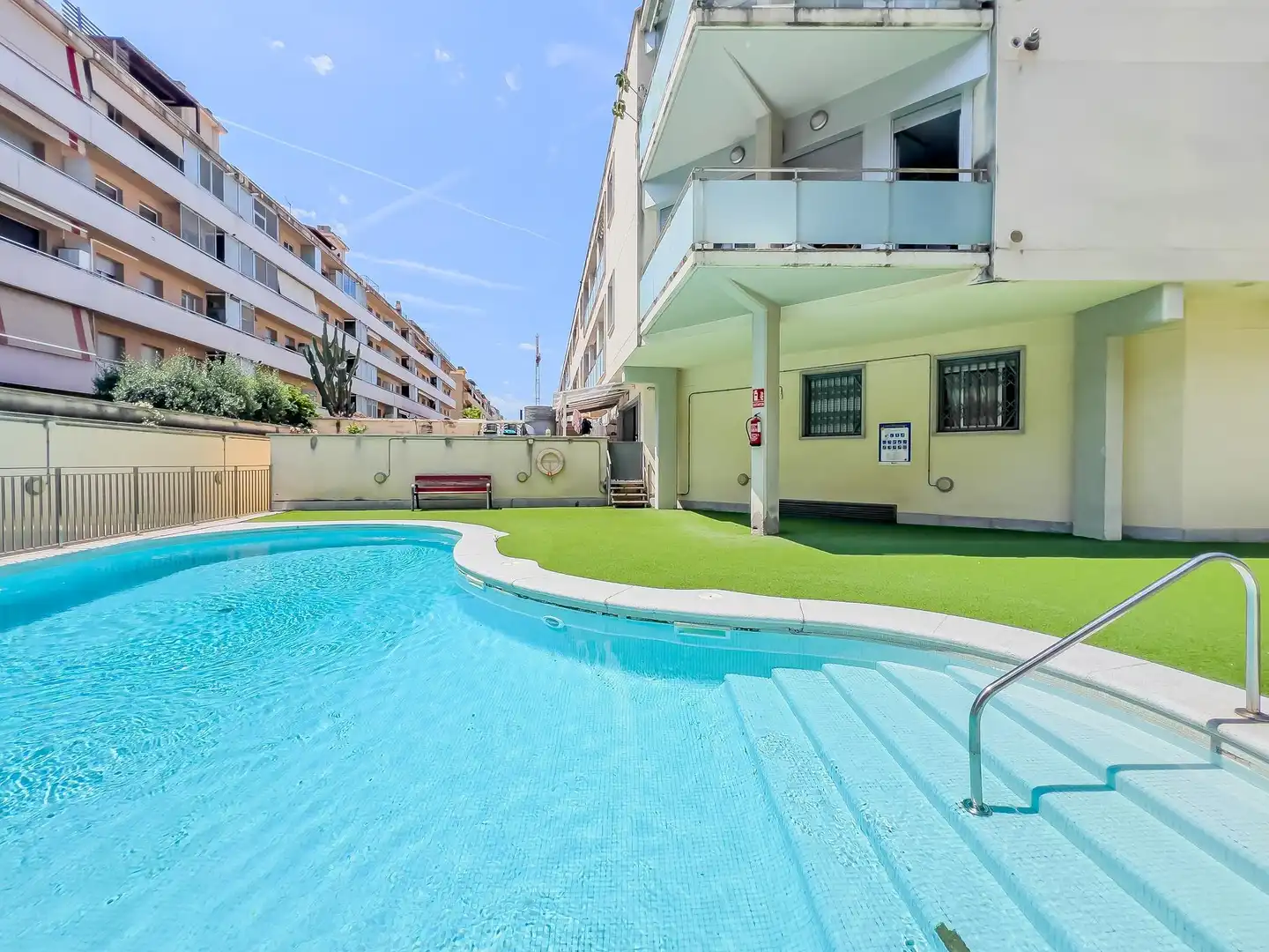 Schwimmbecken von Erdgeschoss zum Verkauf in Viladecans mit Heizung, Terrasse und Gemeinschaftspool