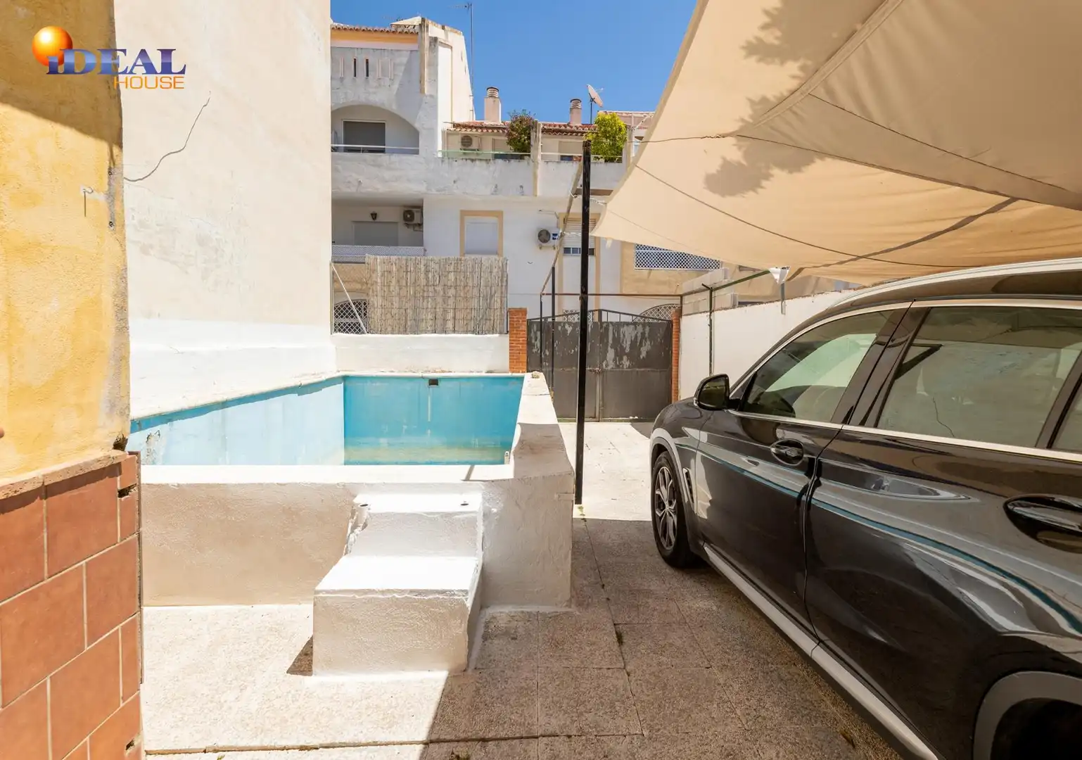 Swimming pool of Detached homes for sale in La Zubia  with Air Conditioner, Heating and Private garden