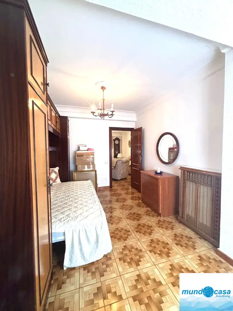 Bedroom of Flat for sale in Zaragoza  with Heating, Terrace and Furnished