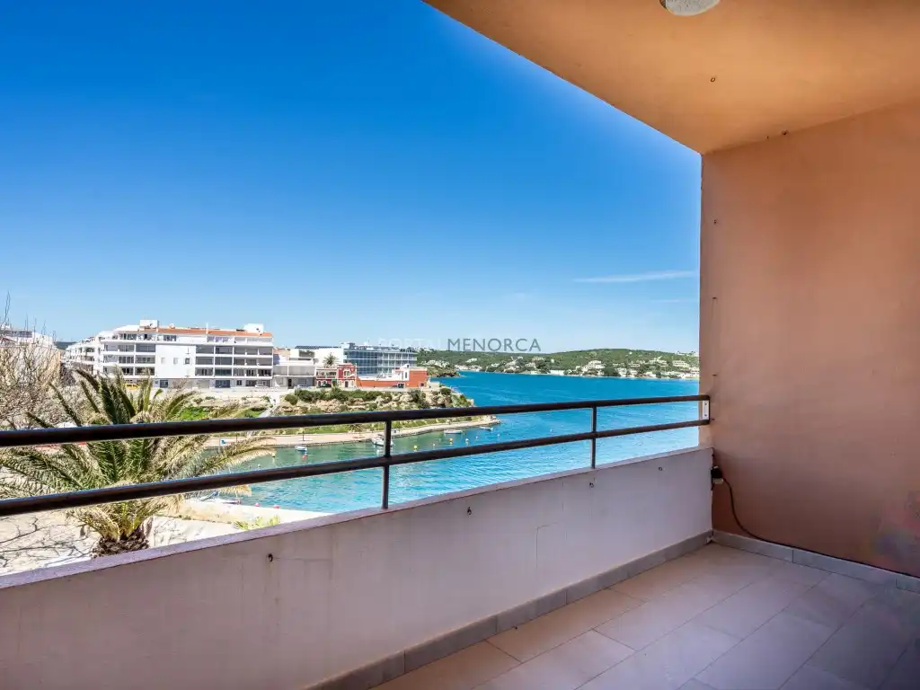 Terrasse von Wohnung zum Verkauf in Es Castell mit Klimaanlage