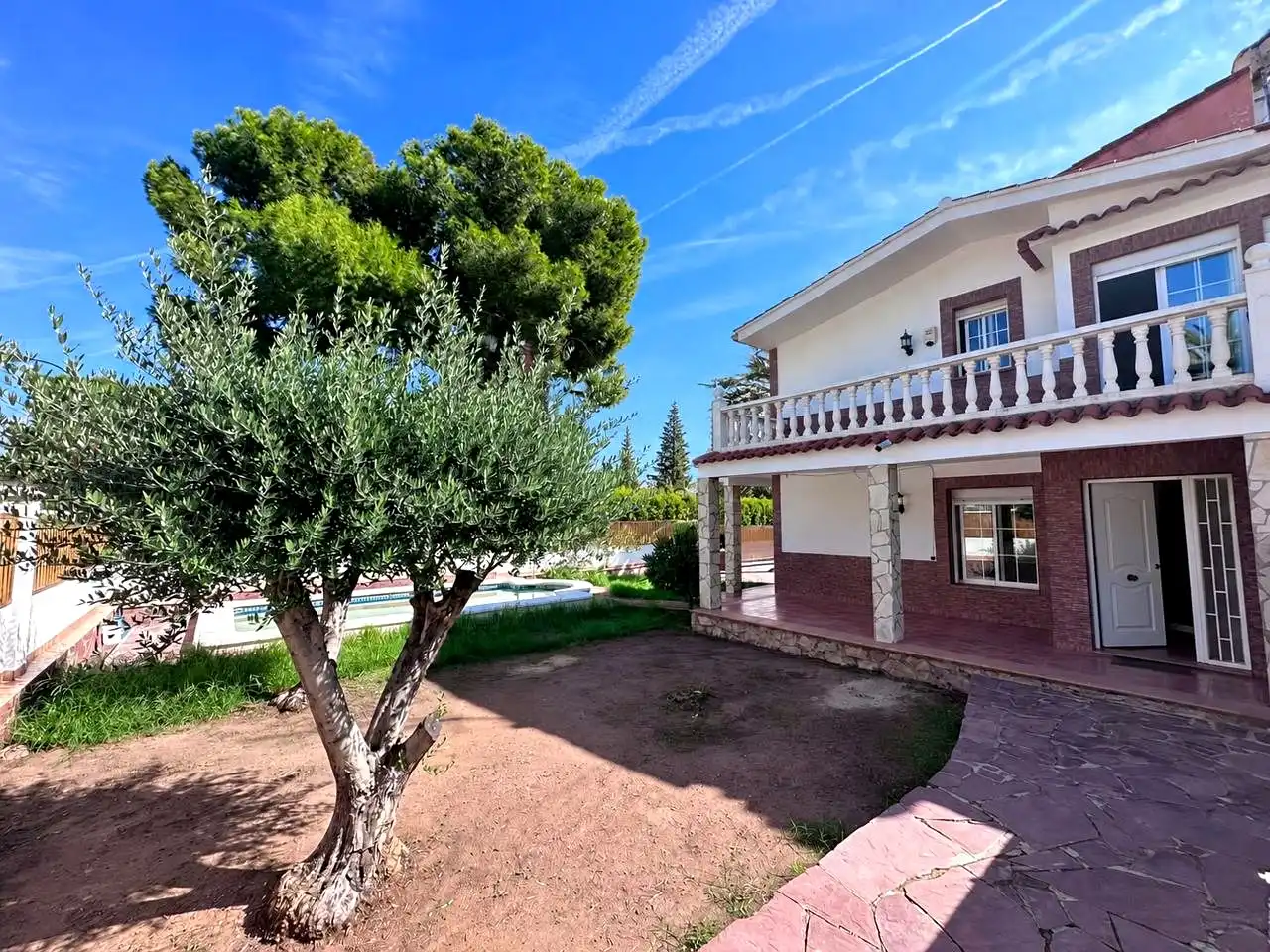 Außenansicht von Haus zum Verkauf in Benicasim / Benicàssim mit Klimaanlage, Privatgarten und Terrasse